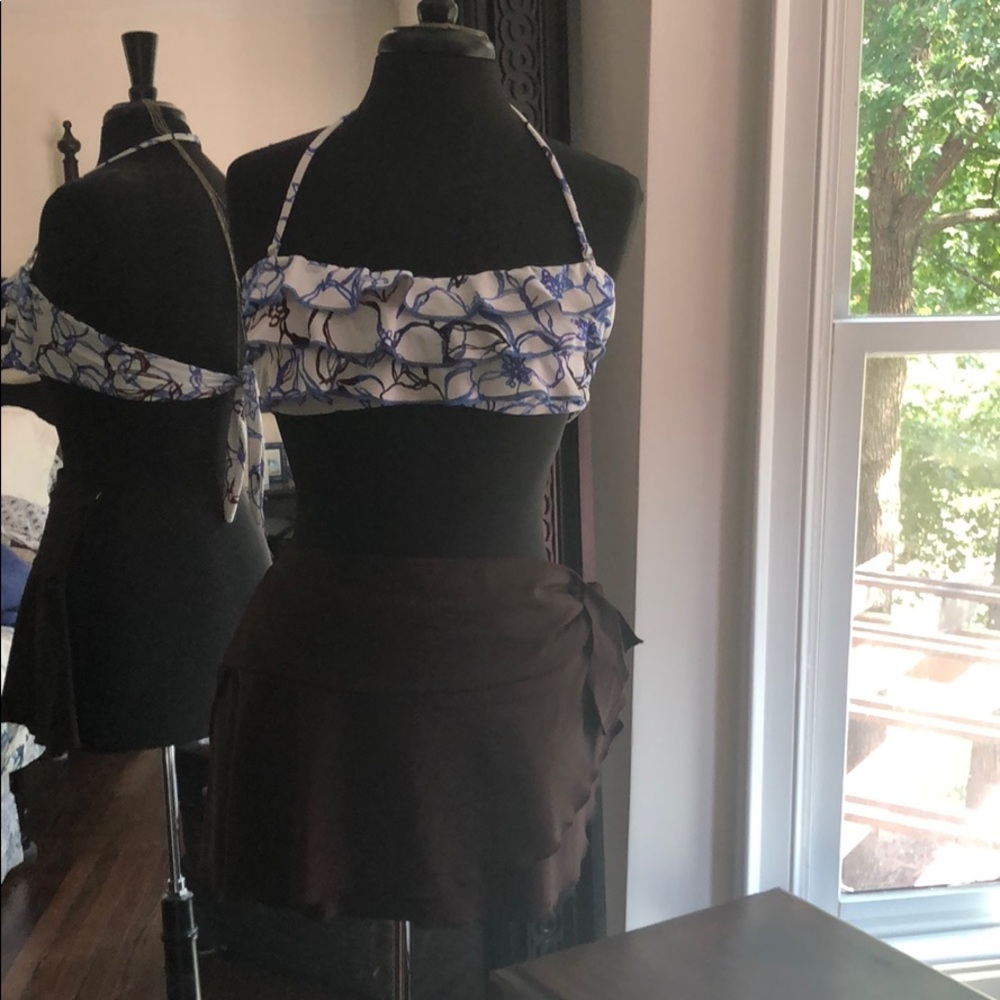 Swim top w / cover up skirt